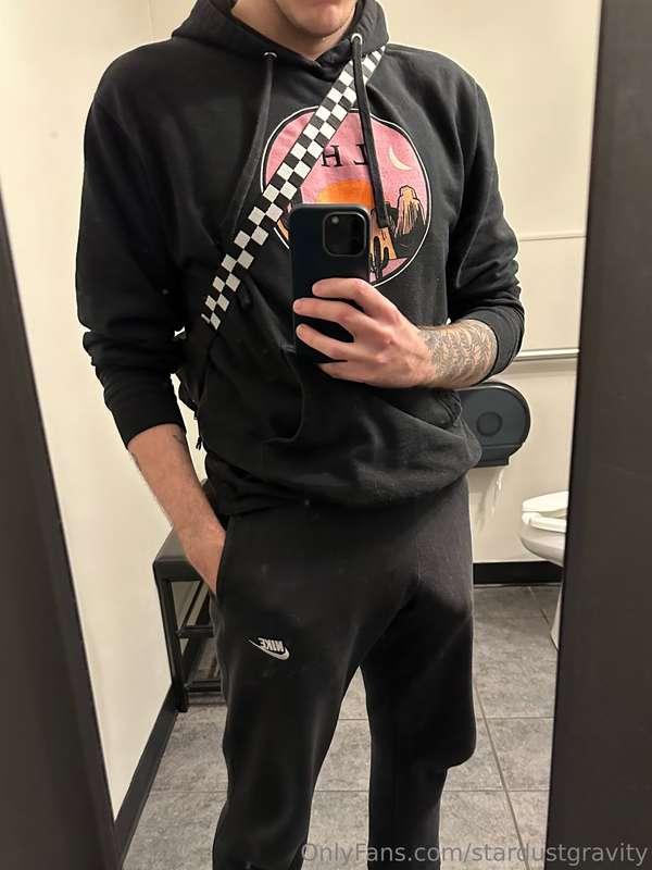 horny af after working out. you starting with my sweaty hair..