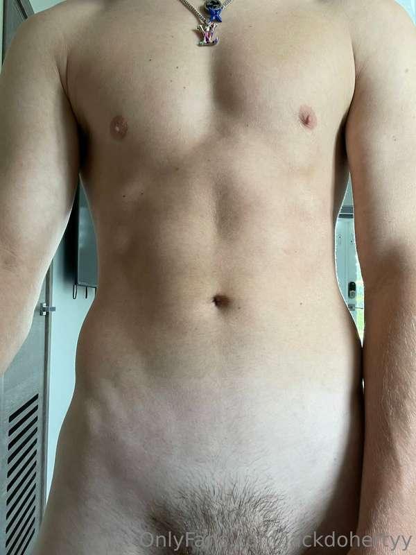 my nipples are begging to be sucked rn 😭