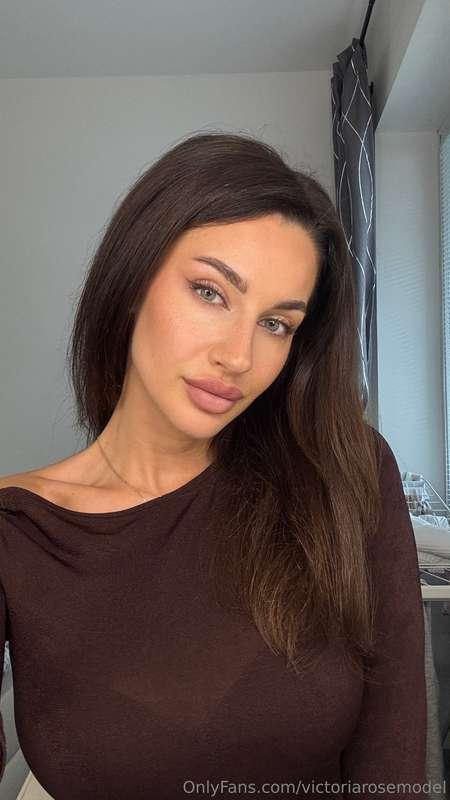 Do you like my make up today my love?💗