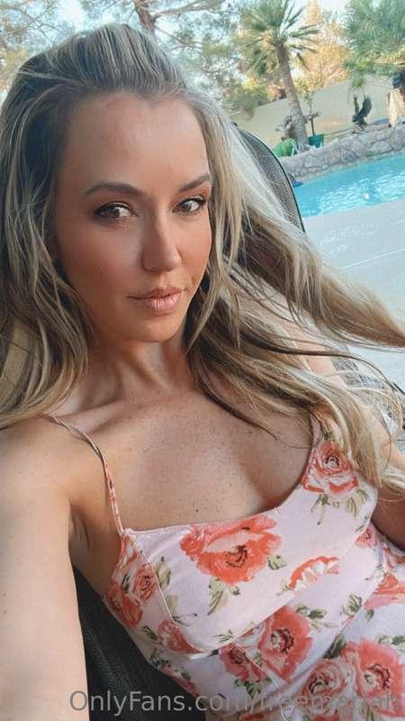 Enjoying this beautiful view 🥰