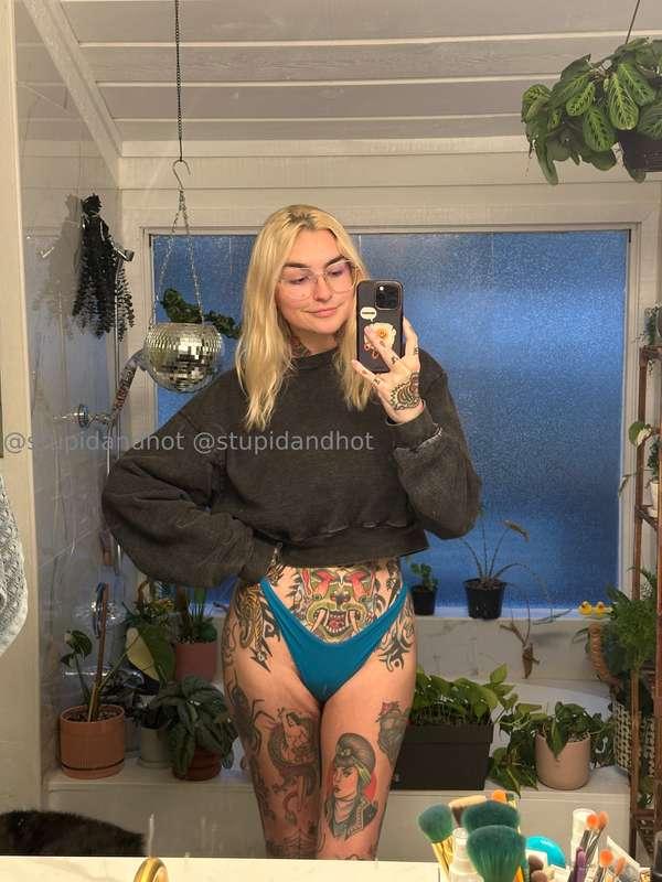 stupiderandhotter image #0