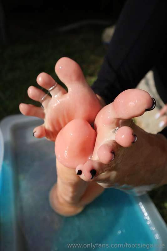 footsiegalore image #8