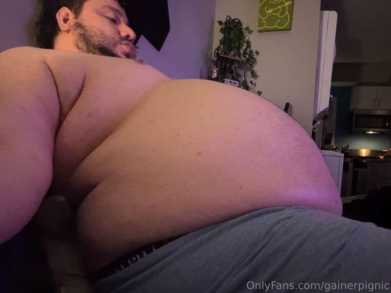 Exploring all the beautiful rolls of folds of fat🐽