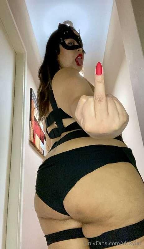Im your Latin goddess, who only accepts those who know that ..