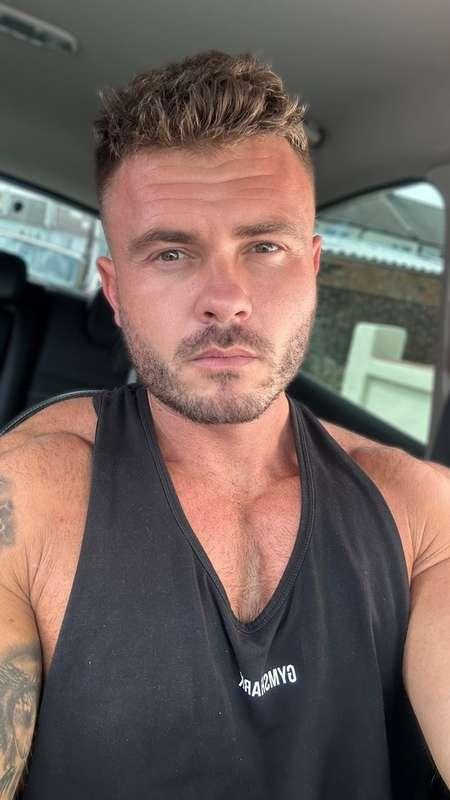 I want to remind you to who do you belong😈