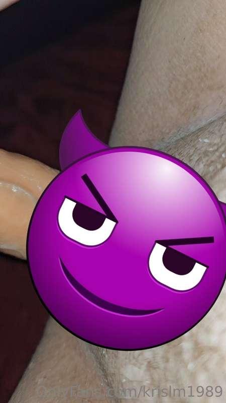 See the pic without a sticker blocking all the juicy details..