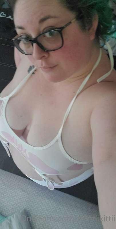 Sneak peak at upcoming photoshoot ;)