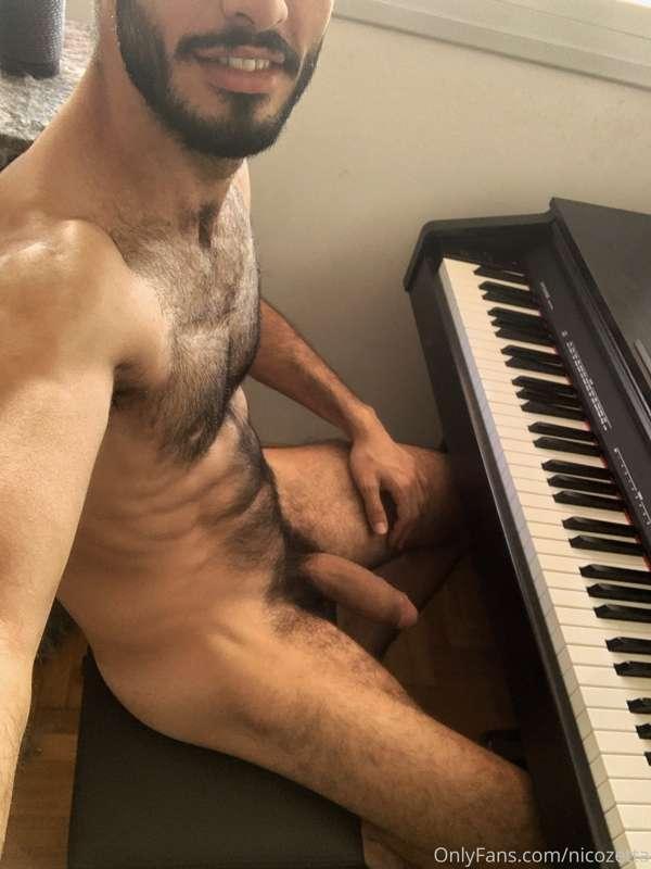 Did you guys know I’m learning to play the piano? 😏🍆