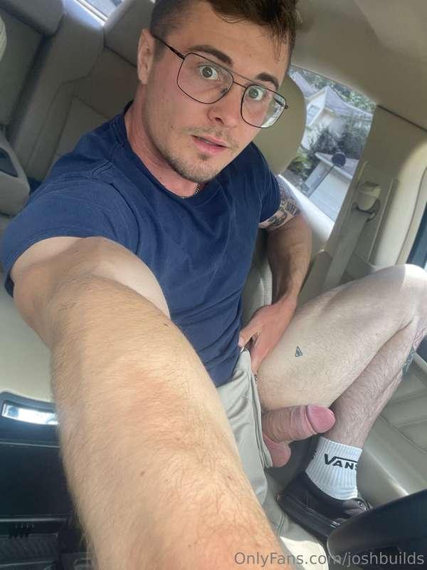 Cranking my dick🍆 parked outside the neighbors house while h..