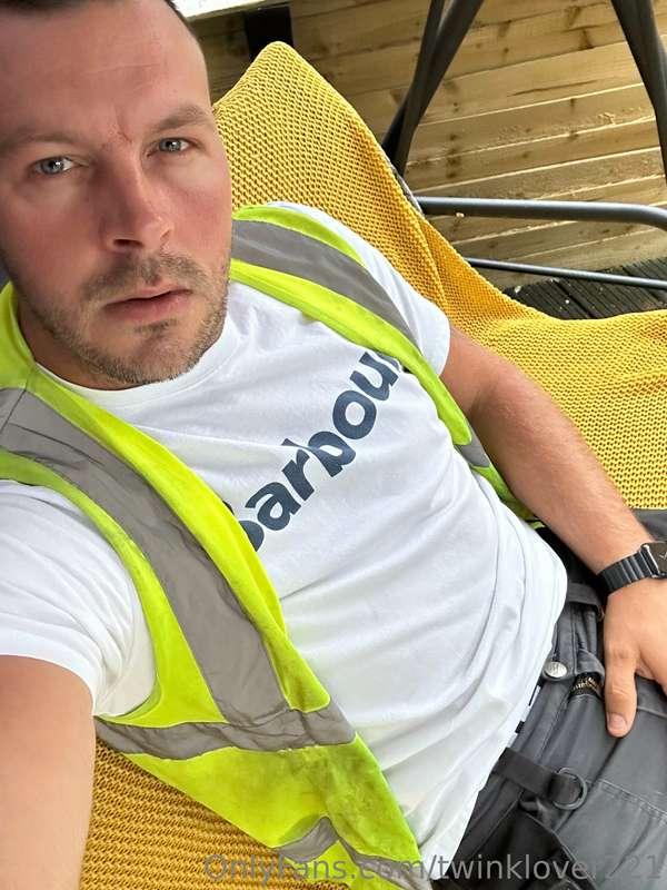 Anyone about Leeds today. I’m horny as fuk. Need a sub lad f..