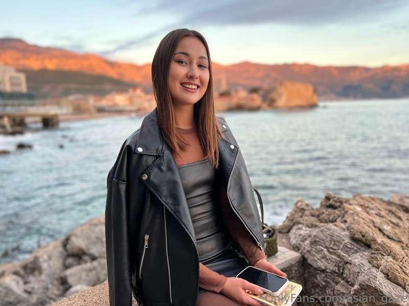 I'm 20, I live in Spain, but I rarely sit still. Travel, mou..