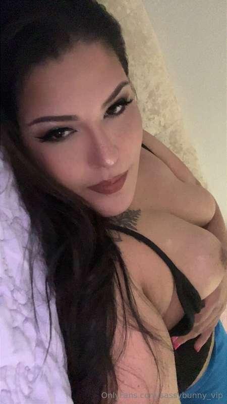 Omg babe… my tits feel sooo good in my hands 😈