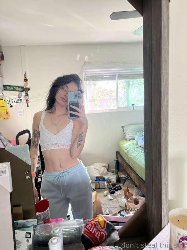 I need some company rn daddy 😏