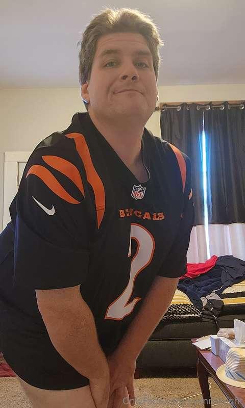 The Bengals won their first game on Sunday. Kitty goes MEOW!..