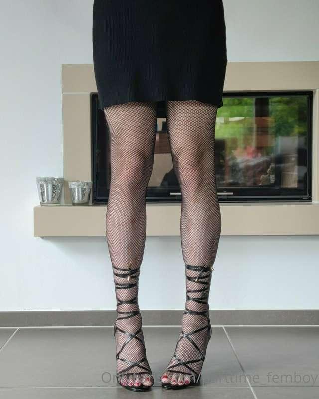 What do you think about my toes?😌