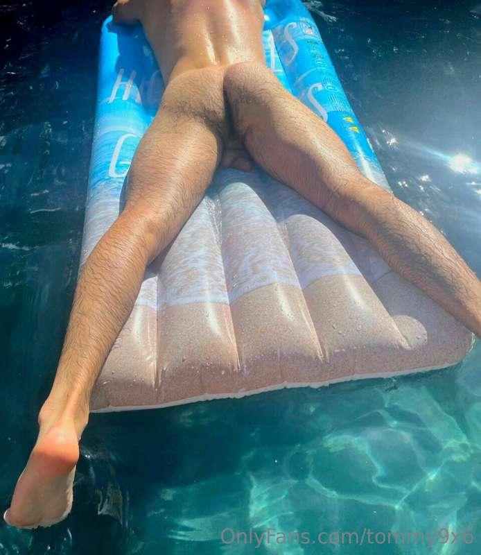Skinny-dipping in style 😄