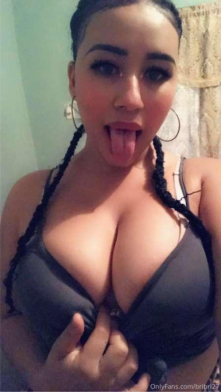 Would like to  be sucking dick right now 😋😋😋😋