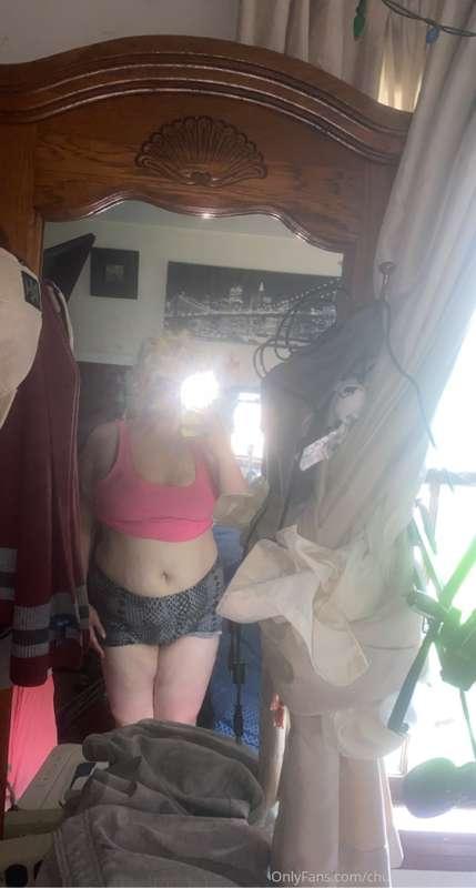 Camel toe in my favorite shorts 😝