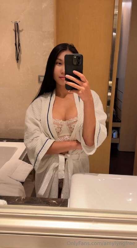 Mirror says I’m cute, but what do you think? 😘✨