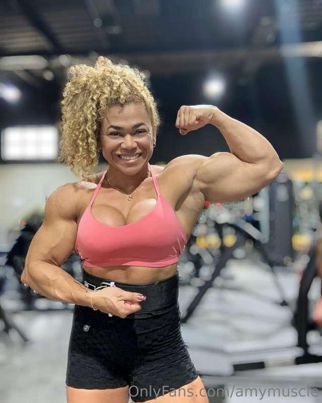 Getting Jacked and Staying Sexy
Guess my weight…?
