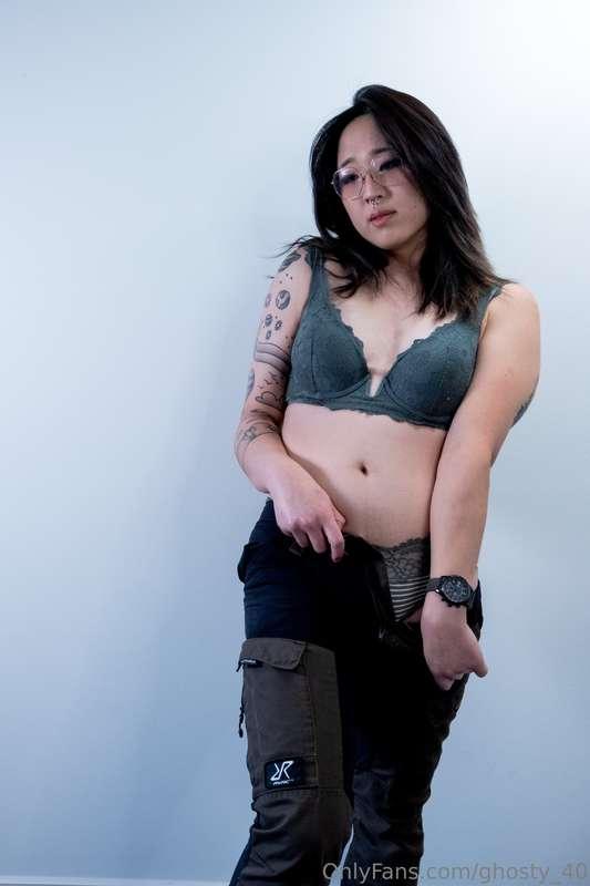 I can be sweet & innocent or hot & slutty, your choice today..