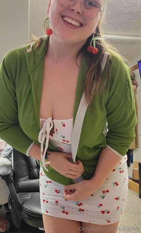 My fit today makes me so happy in my lil cherry shaped heart..