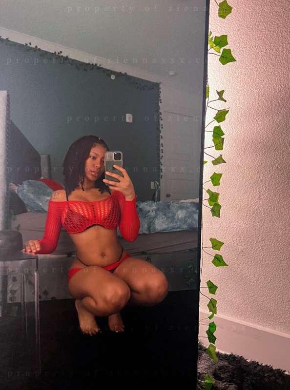 let me be your favorite gift 🎁 🥰