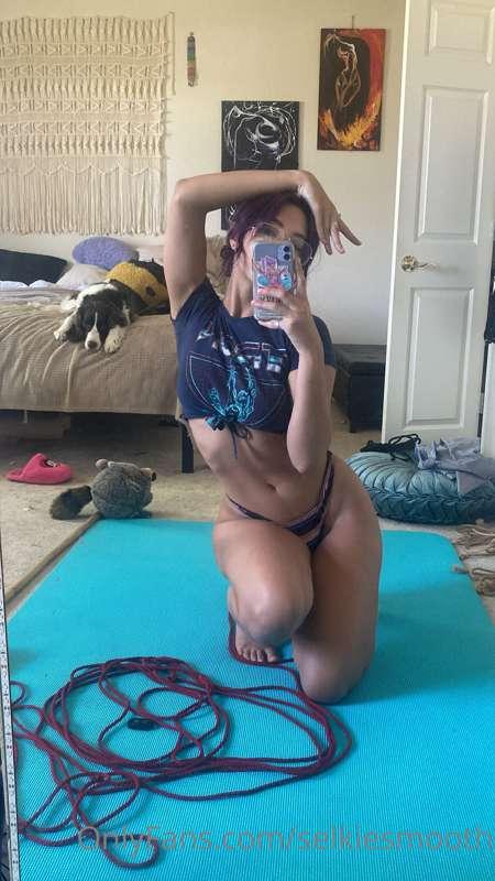 Im live rn playing raft in my thong (; let me know if you se..