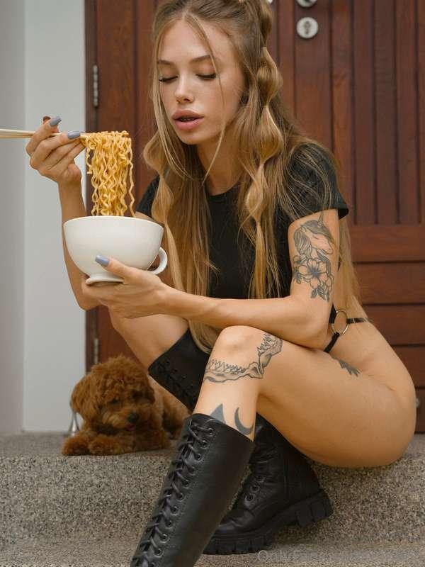Delicious noodles and hot sex 🔥 great plan for the day! do y..