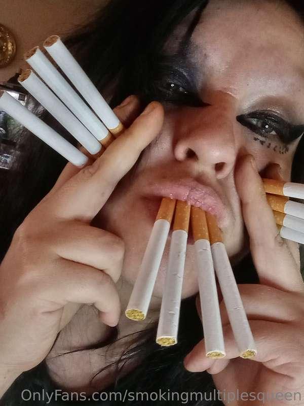 extremesmokingqueen image #1
