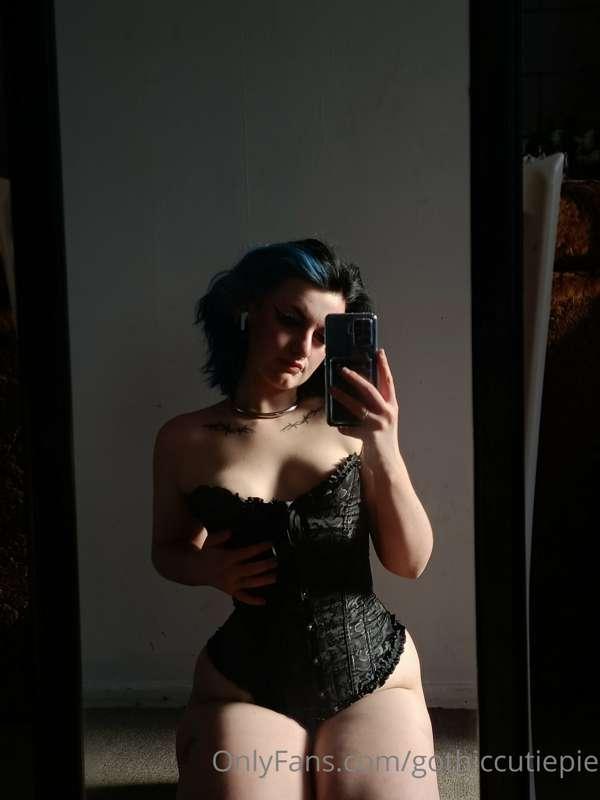gothiccutiepie image #5