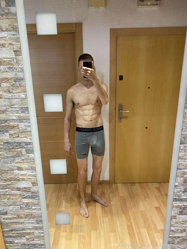 hungtwinks main image