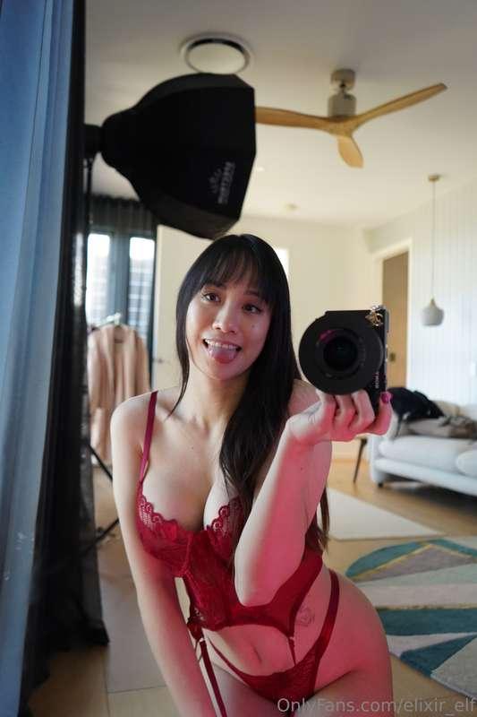 just hanging out in my room doing slutty elf stuff for you g..