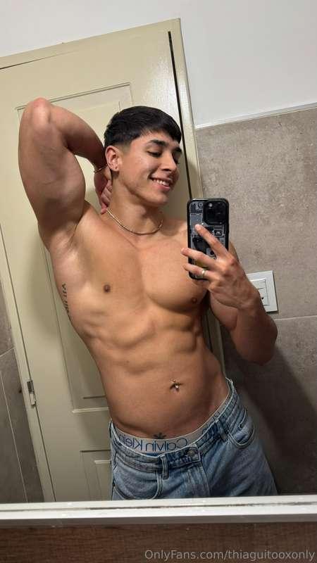 Su página free es un vicio: previews calientes, nudes y sext..