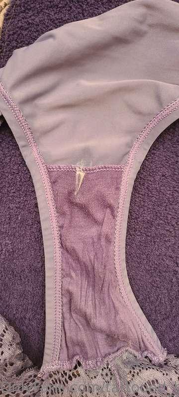 Daddy sure knows how to make my pussy wet 🤤