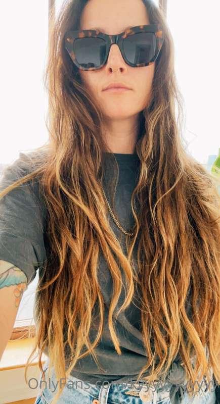I love an old comfy t shirt, just tie it up and make it sexy..