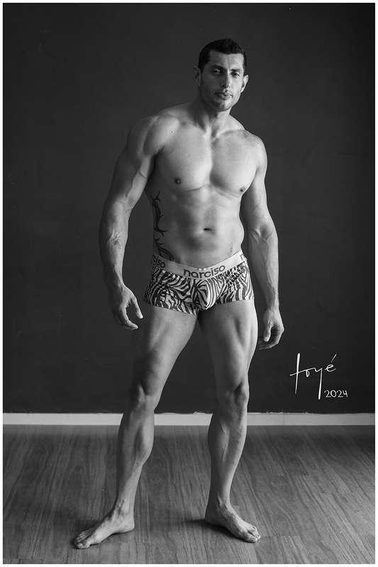 @eliseoantoniovazquez by @martintoye © Buenos Aires, Noviemb..