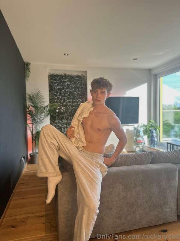 Let’s have some fun together just dm me🫶🏻🫣