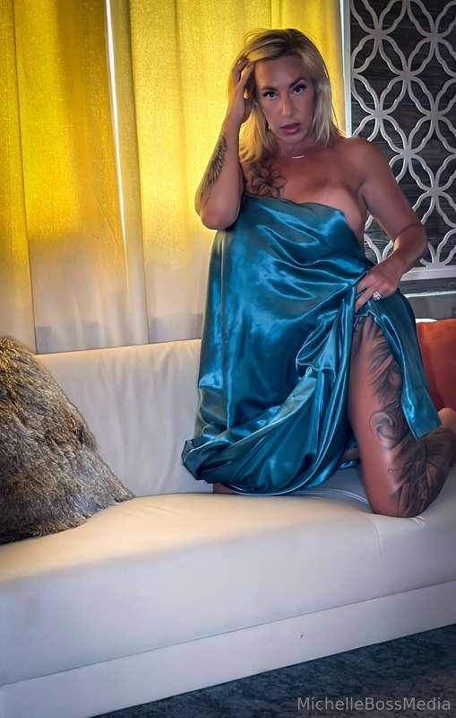 Happy Saturday!!💋 Don't think twice, come chat with me babe...