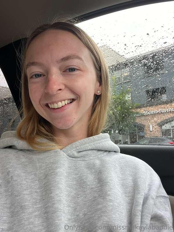 Some rare rainy weather in SoCal today 🌧️needing my umbrella..