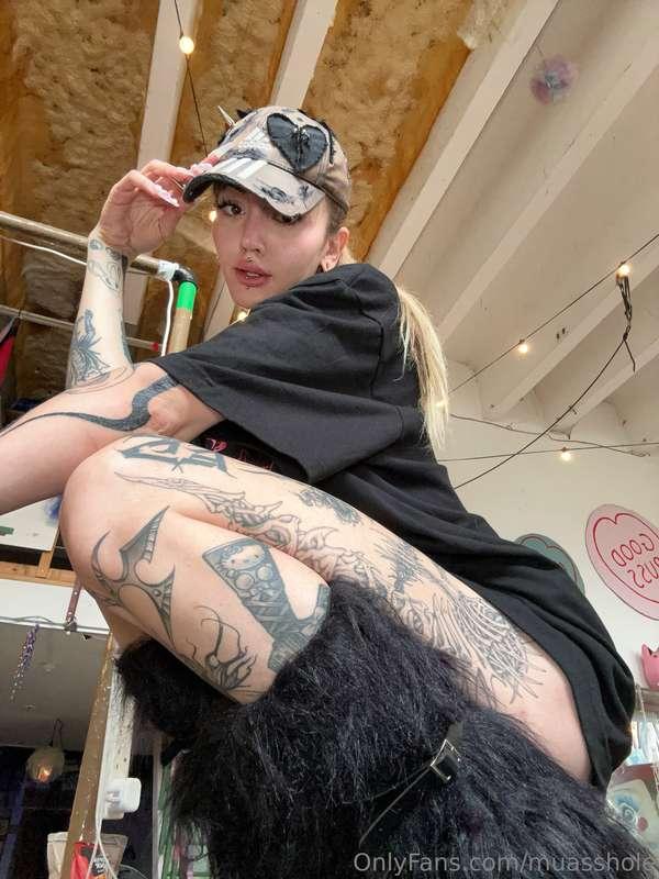 looking cute is fun but honestly i wanna look cute for someo..