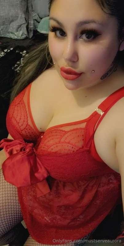Does your Goddess look amazing in red ? 😍   Tip $$ if you ag..