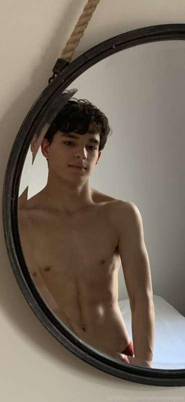 "Single life is no fun - just me & the mirror .... who reall..