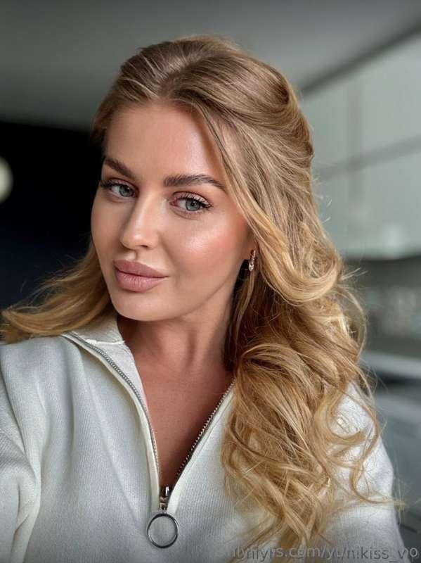 @nikiss_vip 🔥 𝐒𝐇𝐄 𝐖𝐎𝐑𝐊𝐒 𝐀𝐒 𝐀 𝐓𝐄𝐀𝐂𝐇𝐄𝐑 🔥IM LUSTFUL KITTY @niki..