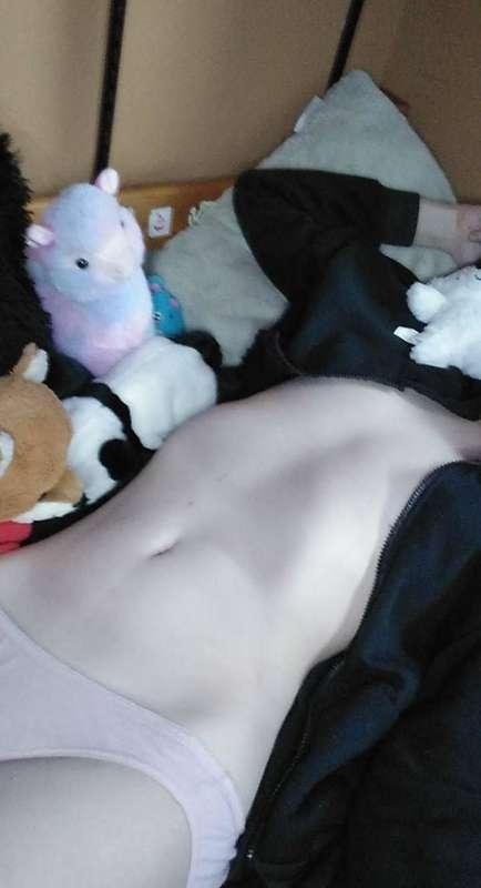 hot bitches always sleep wif dey stuffies💕