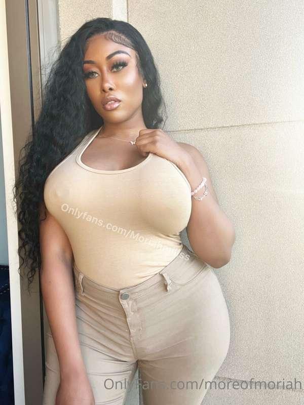 I'm here just for you d4ddy 🔥 Make me yours with a tip 💸