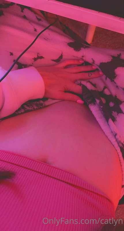 going live wearing no panties, you better come thru 🤪 catlyn..