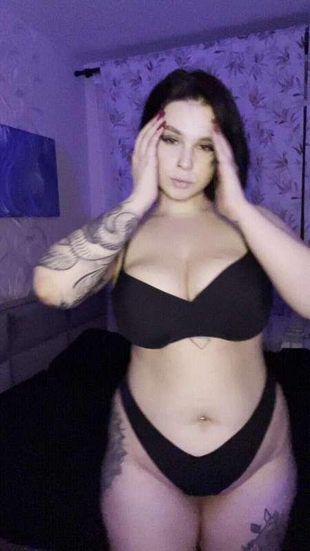 I want you to stroke my body during my passionate dance 🥵