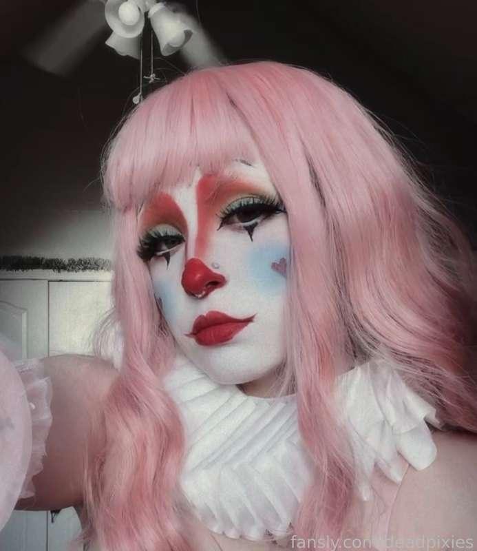 clowny things soon 🔜 (tomorrow hehe) 🌈💖


#fyp #clowngirl #clown #clownfetish #makeup #sexy #dildo #kawaii #selfie #pussy #ass #tits
