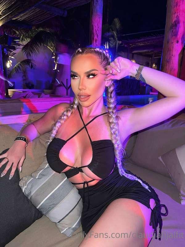 Should I bring back the braids🤔